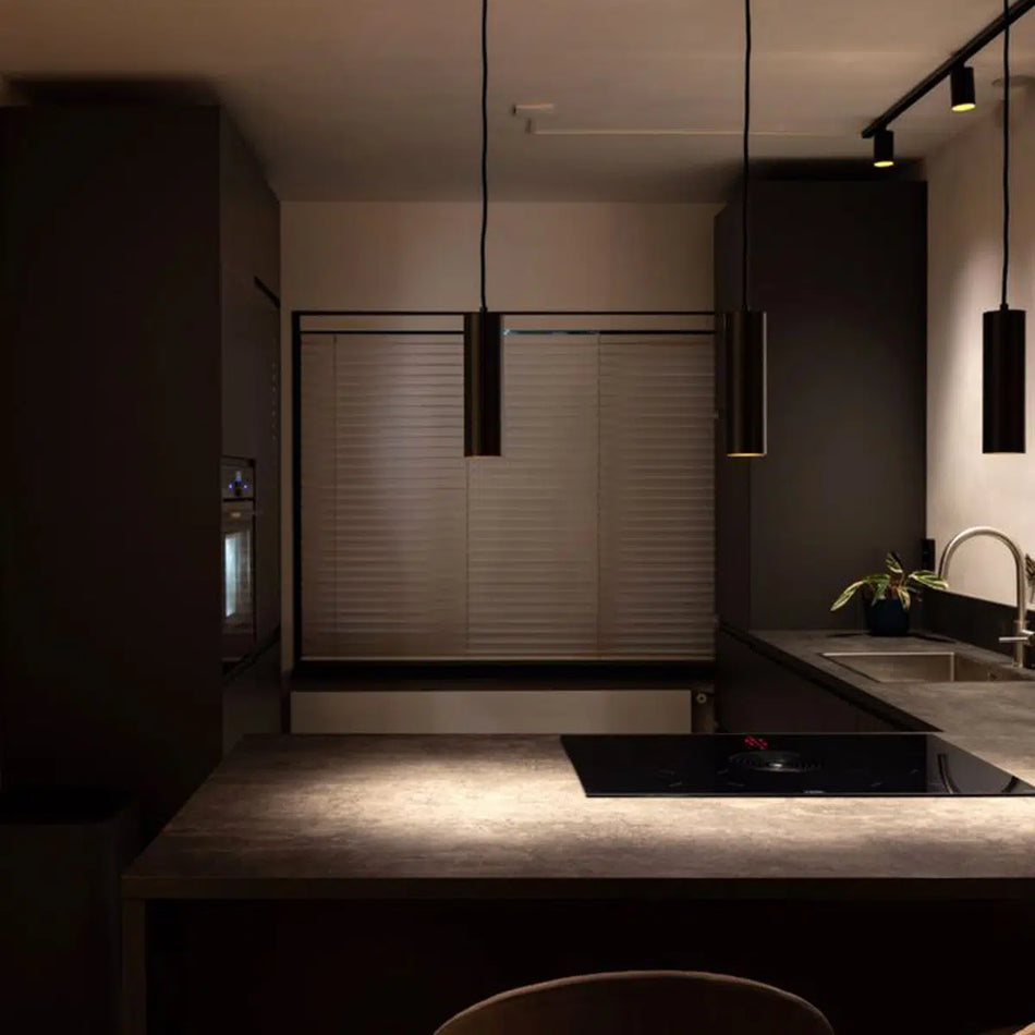 Sleek die‑cast aluminum housing, 24 W COB LED output, variable beam angles and tunable color temperature—specifically crafted for architects, interior designers, fit‑out contractors and design‑conscious homeowners.